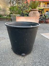 Coppia di copri vaso rotondo nero con ruote