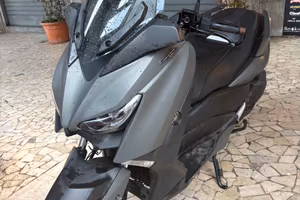 Xmax 300 2021