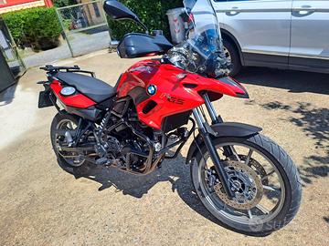 GS 700 del 2013 con tris di valigie