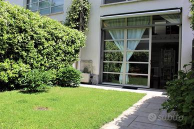 Appartamento di 93 m² con 3 locali e box auto a Mi