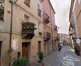 Locale storico ad uso ufficio in pieno Centro