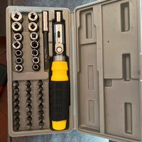 Set cacciavite a cricchetto con bussole e inserti🔧