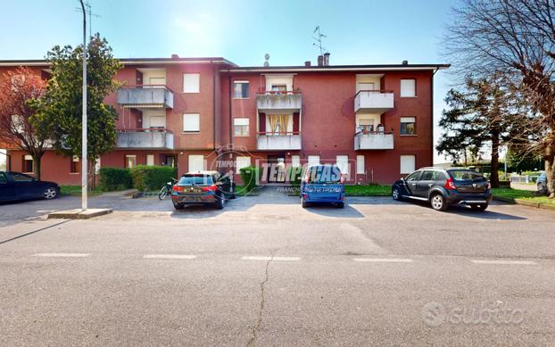 Trilocale affittato con Terrazzo e due Garage