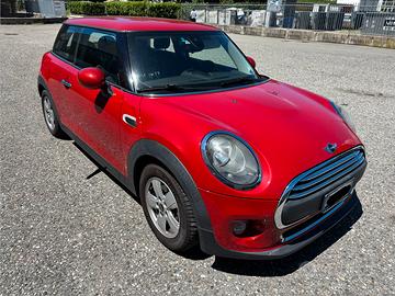 Mini rossa 3 porte 102 CV