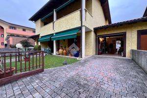 VILLA A SCHIERA A CASARSA DELLA DELIZIA