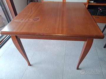 Tavolo in mogano