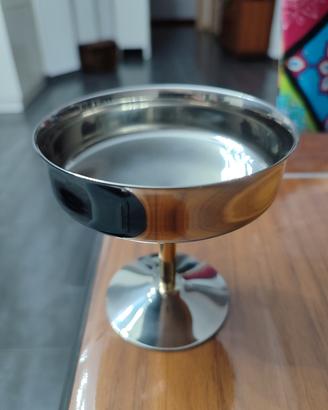 coppe di champagne e gel in acciaio inox e oro  