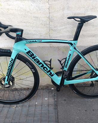 Bianchi Oltre XR4 Disc Shimano Dura Ace 12v elett