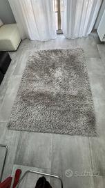Tappeto grigio moderno