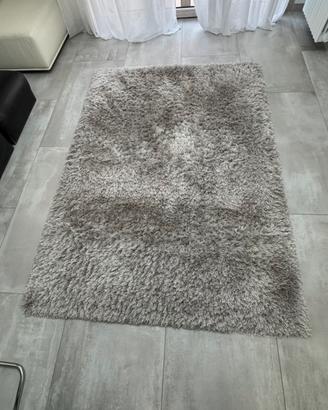 Tappeto grigio moderno