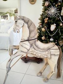 cavallo da giostra antico