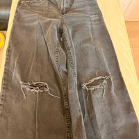 Jeans neri a zampa e strappi ZARA  10 anni