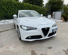 Alfa Romeo Giulia 2.2 Turbodiesel 150 CV AT8 Busin