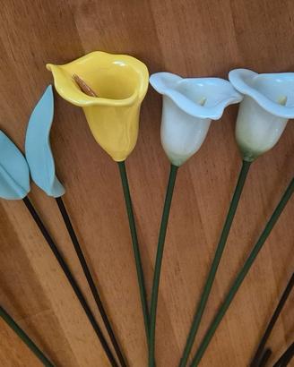 Fiori e foglia in ceramica artigianale 