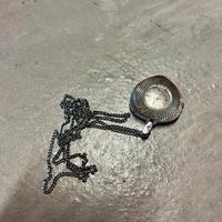 Orologio da donna e collana