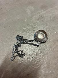Orologio da donna e collana