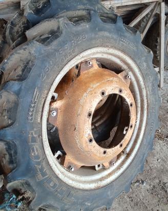 Gomme e cerchi trattore