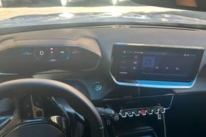 PEUGEOT 2008 ALLURE PURE TECH