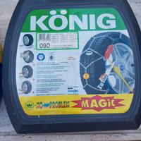 Due set di catene da neve