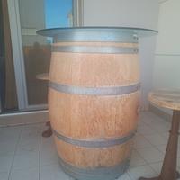 botte in rovere barrique con piano in vetro.