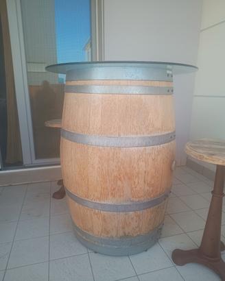 botte in rovere barrique con piano in vetro.