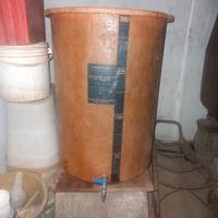 tino in vetroresina con rubinetto 