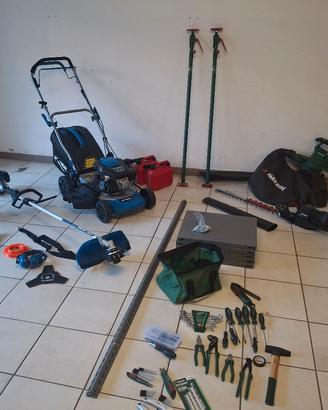 attrezzi rasaerba decespugliatore tagliasiepi 