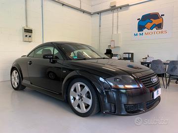 Audi TT Coupé 1.8 T 20V 225 CV cat quattro interni