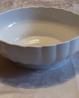 Zuppiera costolata in ceramica bianca vintage