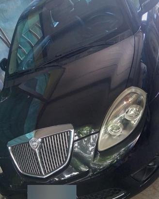 lancia  y