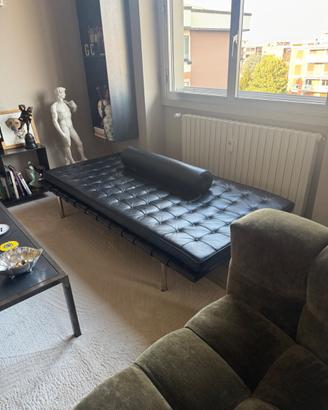 chaise longue vera pelle nera