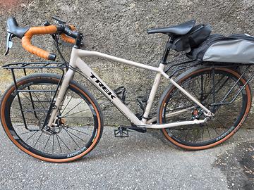 Bicicletta Gravel Trek 