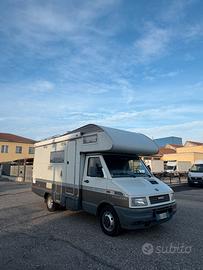Camper iveco mansardato