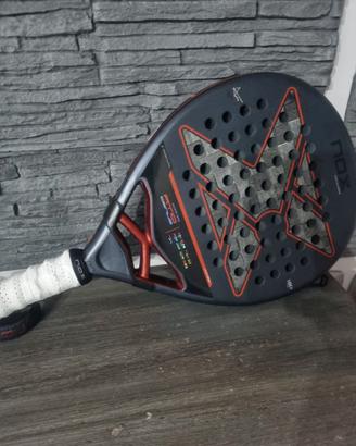 Padel Nox AT10 Genius 18K Alum 2025  Agustín Tapia