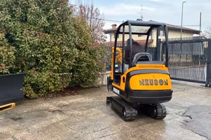 E279- MINI ESCAVATORE NEUSON 15Q