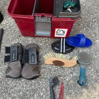 BAULETTO PIU’ ACCESSORI PER LA PULIZIA DEL CAVALLO