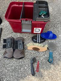 BAULETTO PIU’ ACCESSORI PER LA PULIZIA DEL CAVALLO