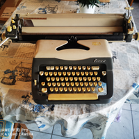 Macchina da scrivere