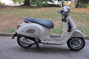 Vespa GTS 300 HPE 