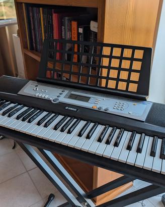 Tastiera Elettronica Yamaha con base