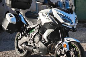 Kawasaki Versys 650 Grand Tourer + Accessori