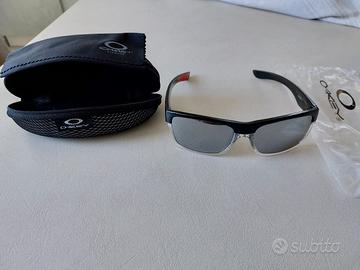 Occhiali da sole oakley ferrari