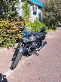 Moto Guzzi V7 Stone