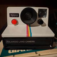 Polaroid 1000 land camera