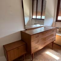 Cassettiera con specchio e Comodono