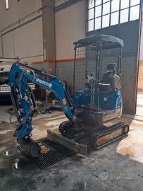 mini escavatore 15 qli motore kubota usato
