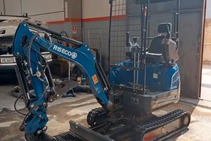 mini escavatore 15 qli motore kubota usato