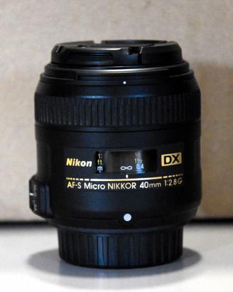Nikon AF-S DX 40mm f/2.8 G Micro