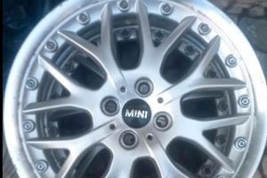 4 CERCHI 17’’ GOMMATI