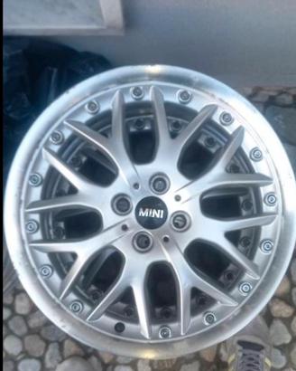 4 CERCHI 17’’ GOMMATI